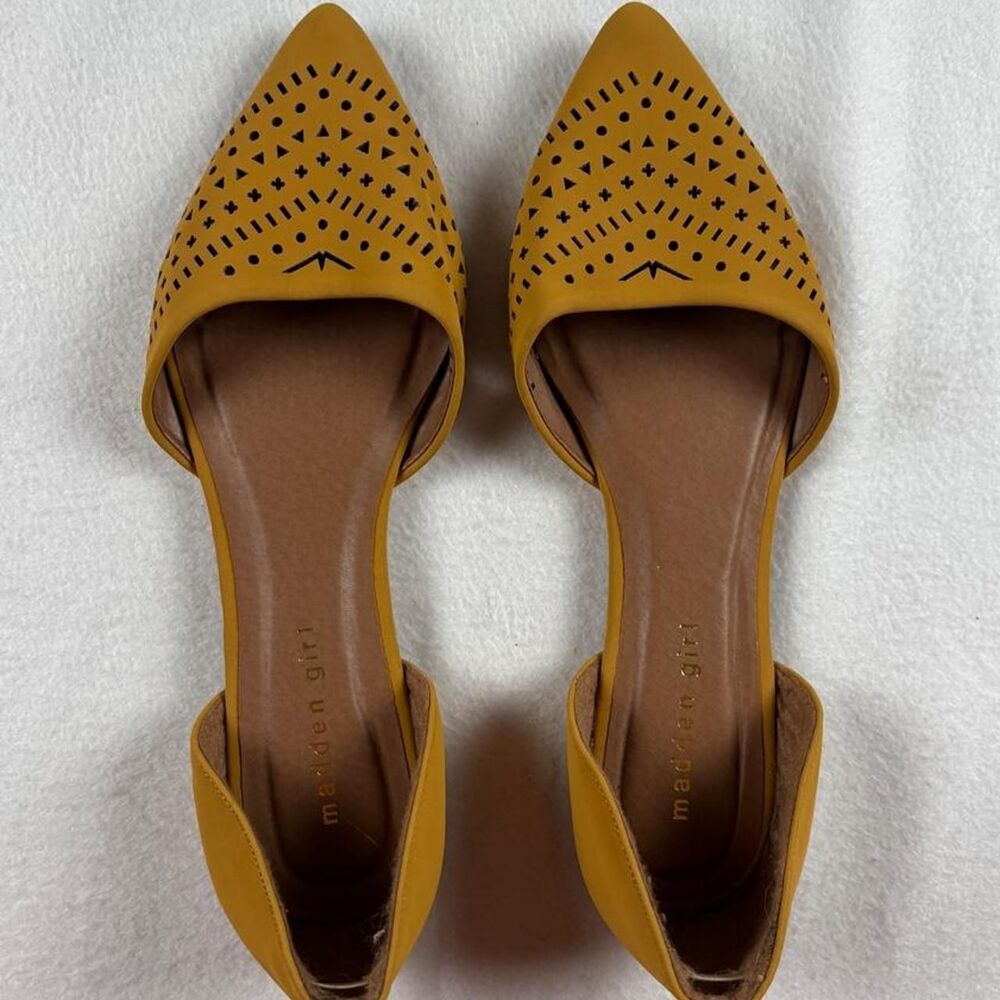 Madden Girl Mustard Yellow Pointed Toe Flats Women’s 8.5 Perforated D’Orsay